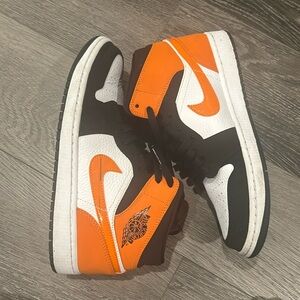 Nike air 1 mid shattered blackboard
